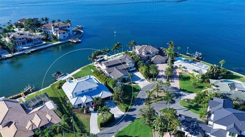 7689 Cove Ter, SARASOTA, FL, 34231-5309 | Card Image