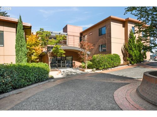 3-780 Nw Westover Sq, Portland, OR, 97210-3139 | Card Image