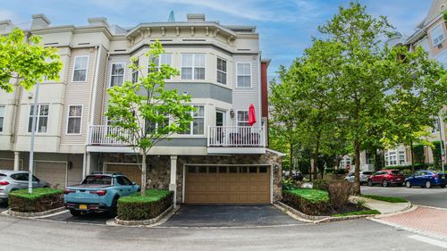 2 Leeward Dr, Haverstraw, NY, 10927-2105 | Card Image