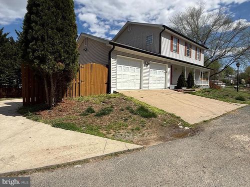 18130 Tebbs Ln, DUMFRIES, VA, 22026-2452 | Card Image