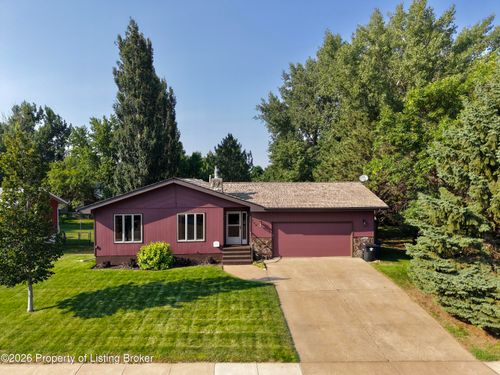 728 23rd Street W, Dickinson, ND, 58601 | Card Image
