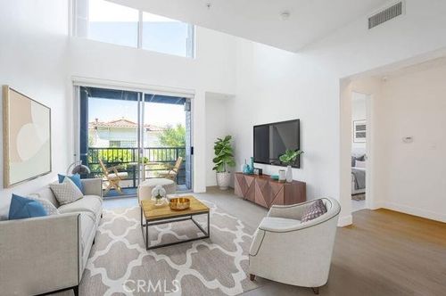 629 Traction Ave, Los Angeles, CA, 90013-1679 | Card Image