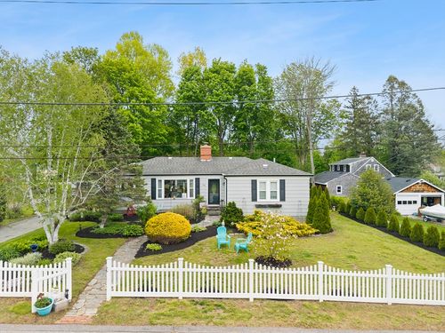 194 Grove Ave, Somerset, MA, 02726-5305 | Card Image
