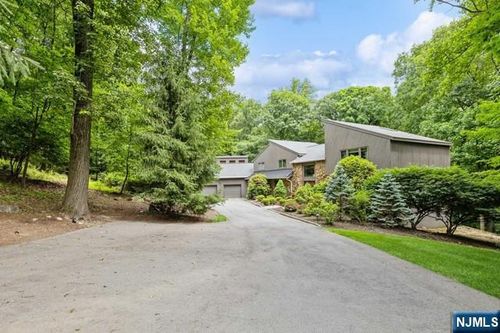 845 Shadow Ridge Rd, Franklin Lakes, NJ, 07417-1508 | Card Image