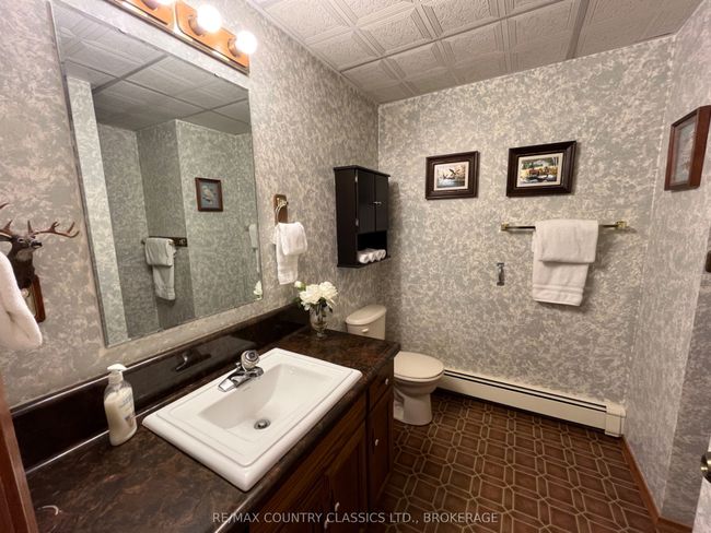 35 Clement St, House other with 4 bedrooms, 2 bathrooms and 7 parking in Addington Highlands ON | Image 31