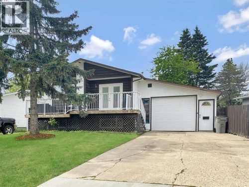 7314 98 Street, Grande Prairie, AB, T8X4X8 | Card Image