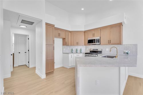 210-5225 W Reno Ave, Las Vegas, NV, 89118-1594 | Card Image