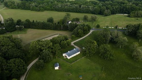 2039 Salt Point Tpke, Salt Point, NY, 12578-2404 | Card Image