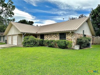 117 Cumberland Gap, House other with 4 bedrooms, 2 bathrooms and null parking in Victoria TX | Image 1