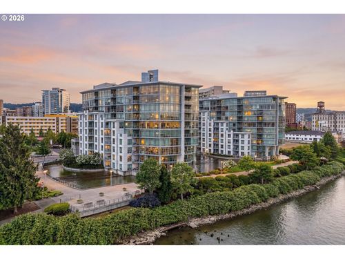 206-1310 Nw Naito Pkwy, Portland, OR, 97209-3158 | Card Image
