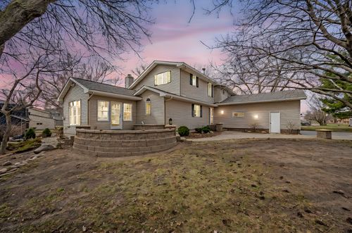 805 Hengen St, Fairmont, MN, 56031-2126 | Card Image