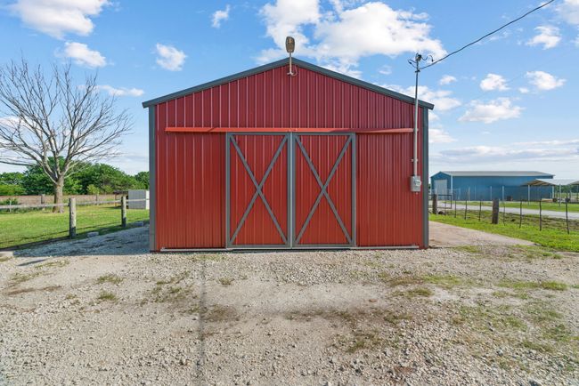 View of outdoor structure | Image 31