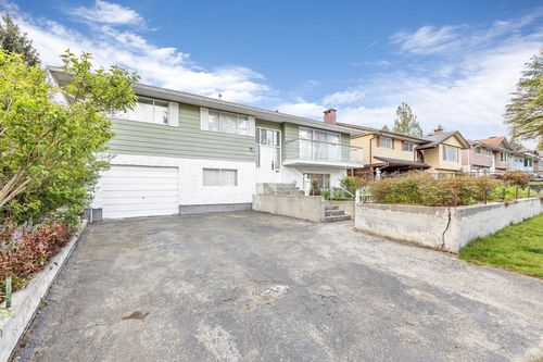 13886 78 Ave, Surrey, BC, V3W5Z7 | Card Image