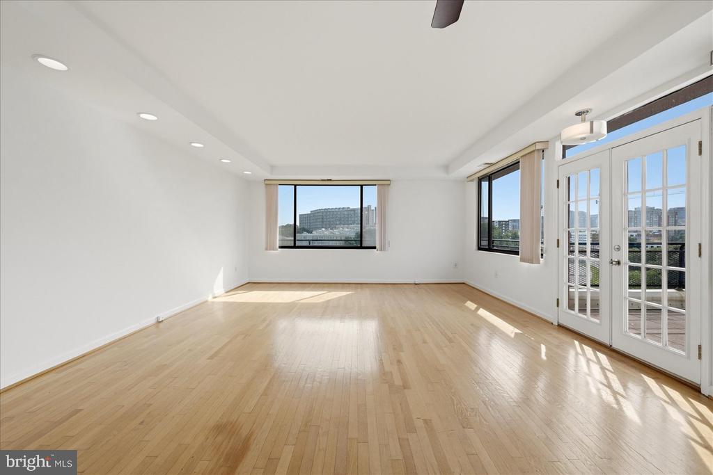 Residential in ARLINGTON 4