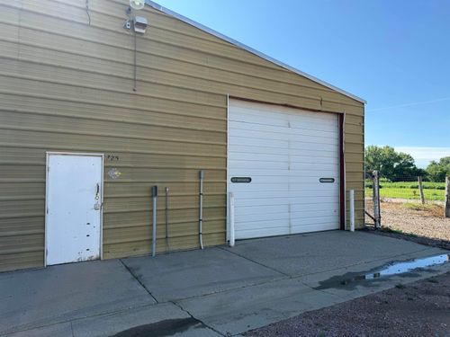 725 W Broadway St, Vermillion, SD, 57069-2921 | Card Image