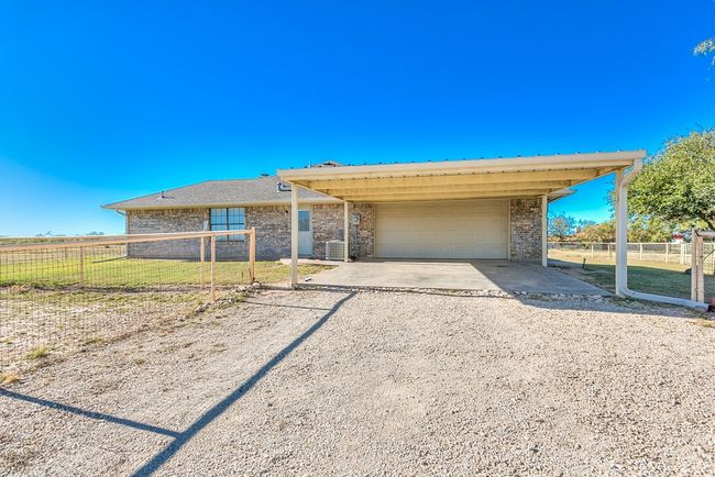 Carport & Garage | Image 29