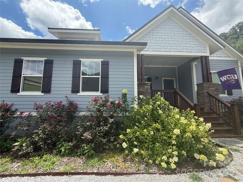 7 N Sundrops Trl, Cullowhee, NC, 28723-1547 | Card Image