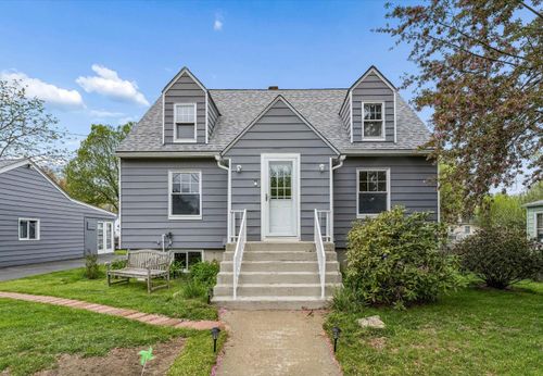 24 Hiler St, Manchester, NH, 03109-4610 | Card Image