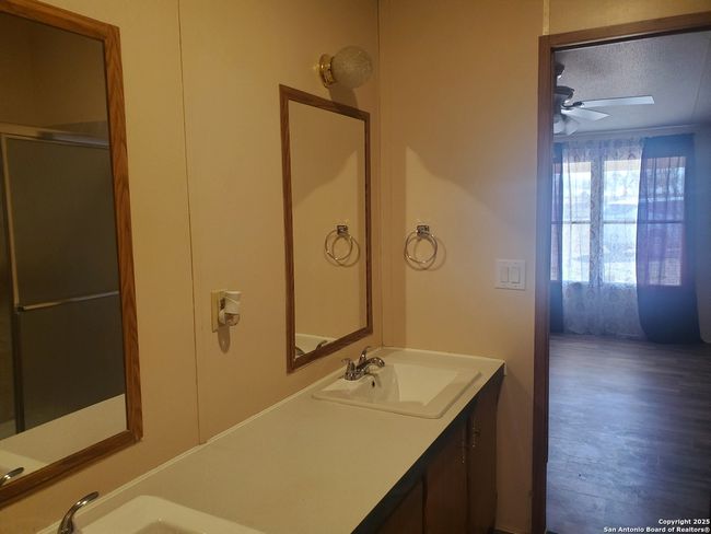 3135 E Fm 476, House other with 3 bedrooms, 2 bathrooms and null parking in Poteet TX | Image 10