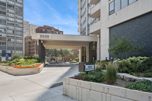 apt-2512-3930 N Pine Grove Ave, Chicago, IL, 60613-5514 | Card Image