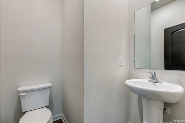 10818 Monterey Pike, House other with 5 bedrooms, 3 bathrooms and null parking in Converse TX | Image 12