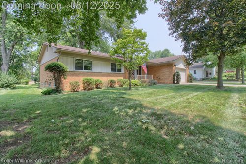 29556 Puritan St, Livonia, MI, 48154-3247 | Card Image