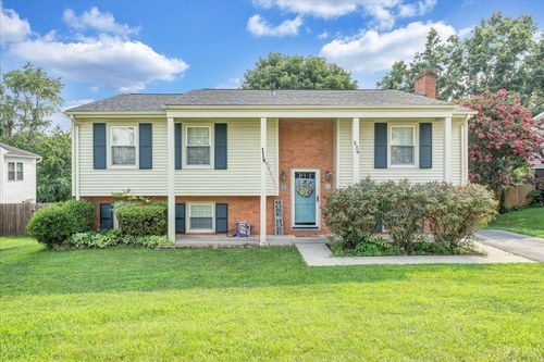 539 Missimer Ln, Vinton, VA, 24179-2348 | Card Image