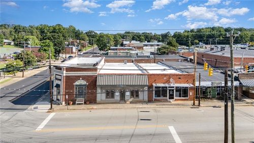 9 E Salisbury St, Denton, NC, 27239-8034 | Card Image