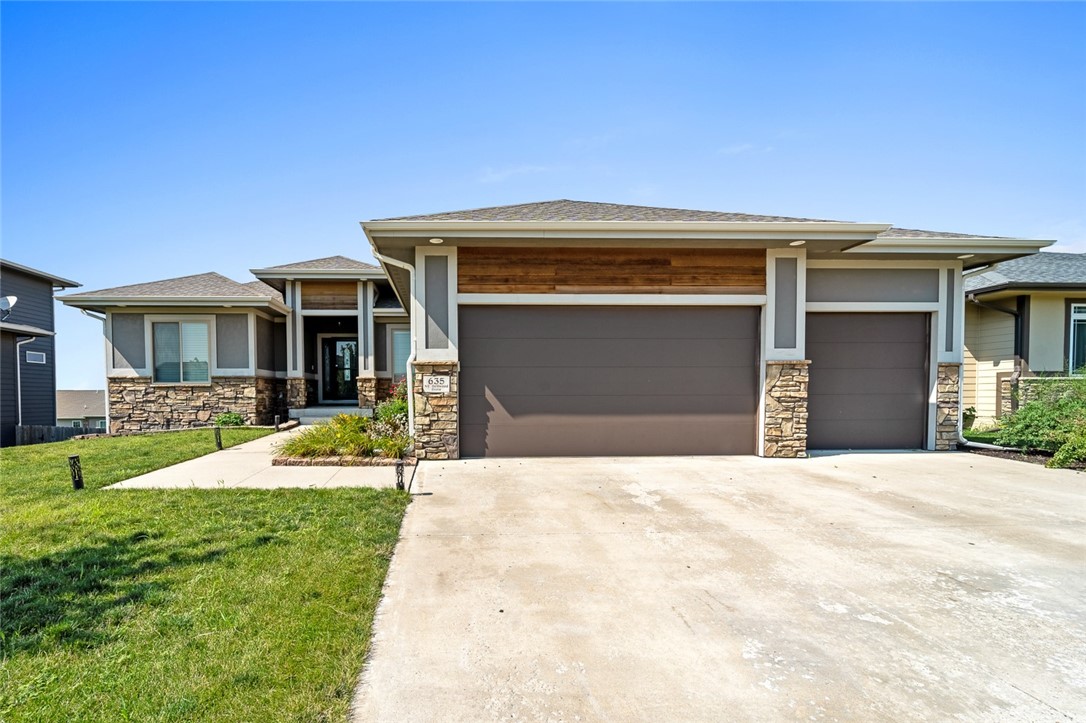 Dellwood Dr, Waukee, IA 50263