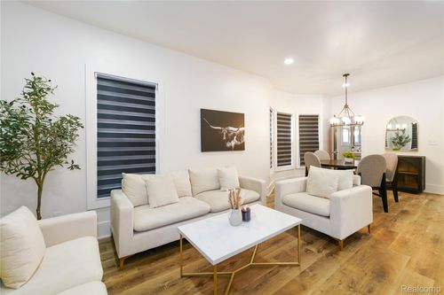 2983 Bewick St, Detroit, MI, 48214-2121 | Card Image