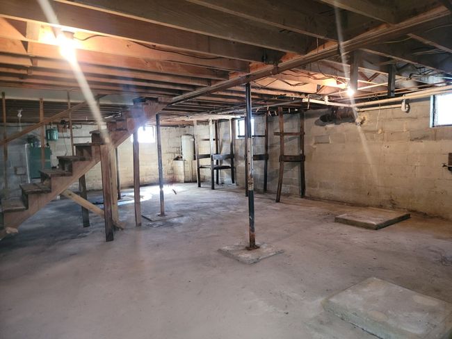 2227 Ballard Red Sulphur Pkwy, Home with 3 bedrooms, 2 bathrooms and 12 parking in Peterstown WV | Image 16