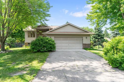 8358 Mcknight Ct, Victoria, MN, 55386-9567 | Card Image
