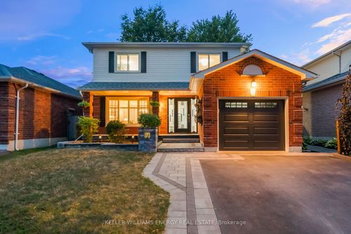 71 Kintyre St, Courtice, ON, L1E2Y6 | Card Image