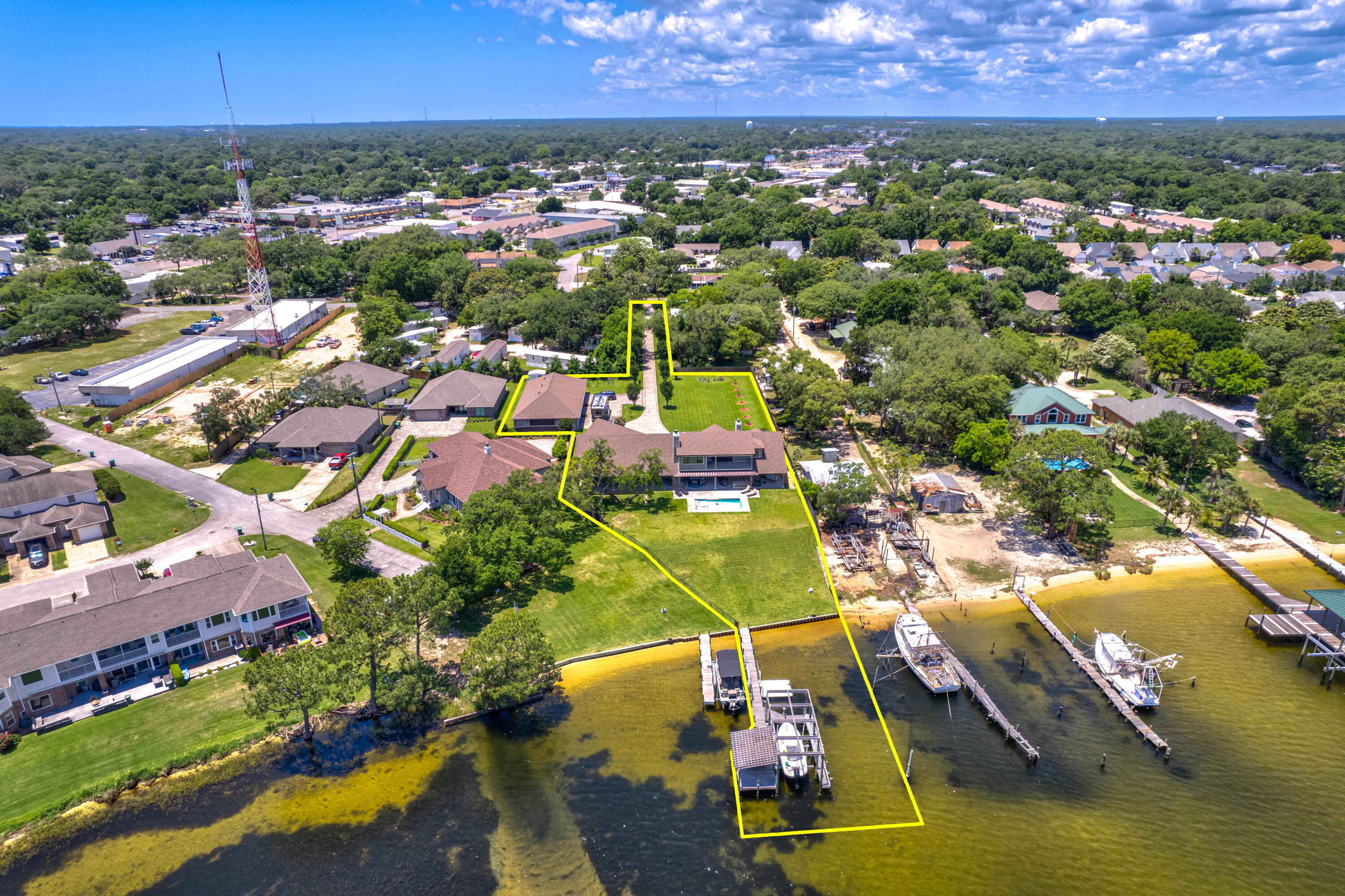 Watkins Cv, Fort Walton Beach, FL 32547