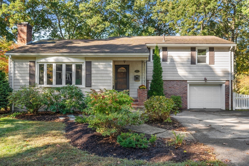 Bonney Ln, Norwood, MA 02062
