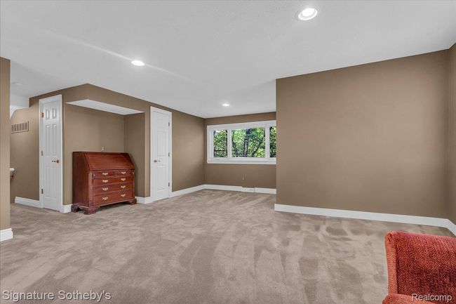 Spacious Bedroom 3 | Image 31
