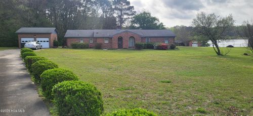 111 Allison Dr, Dudley, NC, 28333-9328 | Card Image