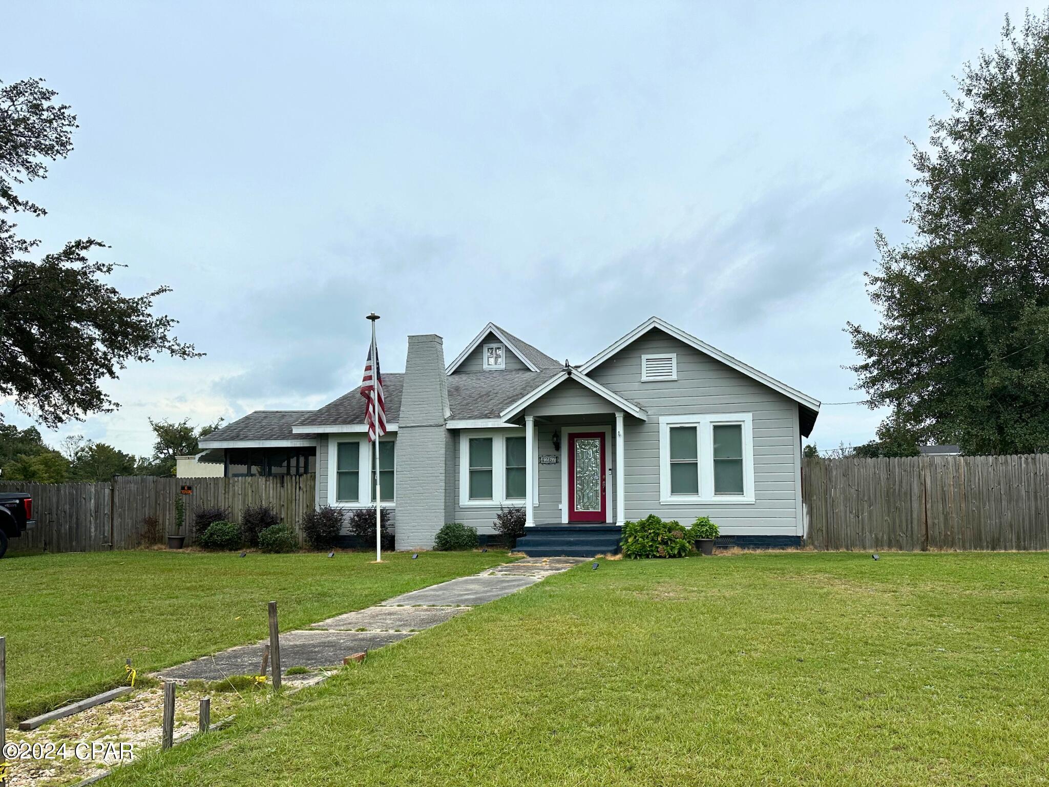 Liddon St, Marianna, FL 32446