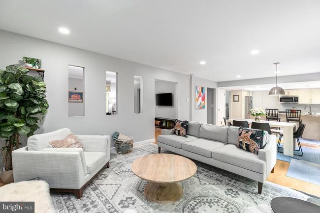 11603 Deer Forest Rd, House other with 5 bedrooms, 4 bathrooms and null parking in RESTON VA | Image 10