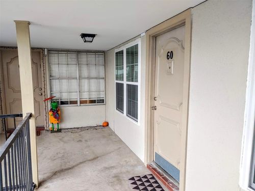 apt-60-910 Duncan Ln, Austin, TX, 78705-2638 | Card Image