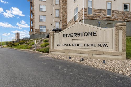 327-201 River Ridge Dr Nw, Medicine Hat, AB, T1A8V6 | Card Image