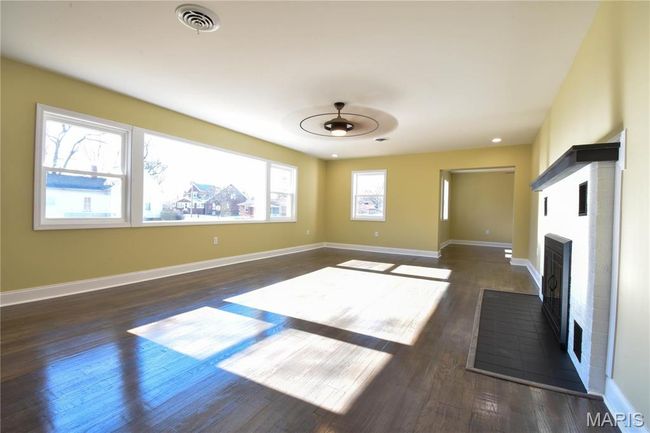 305 E Hauser St, House other with 4 bedrooms, 3 bathrooms and 2 parking in Litchfield IL | Image 6
