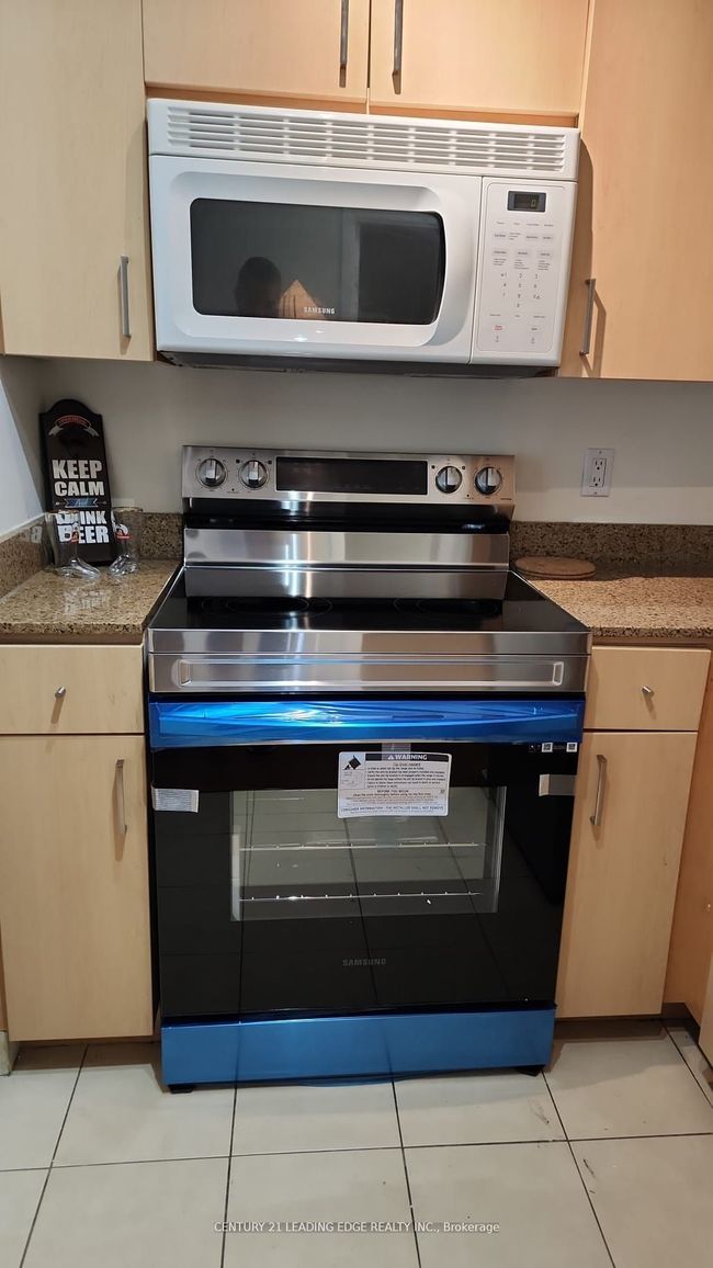 307 - 373 Front St W, Condo with 4 bedrooms, 2 bathrooms and null parking in Toronto ON | Image 11