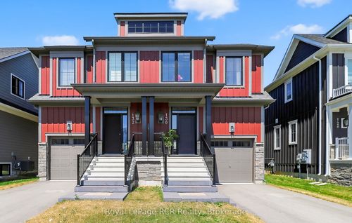 130 Courtland St, The Blue Mountains, ON, L9Y5L8 | Card Image