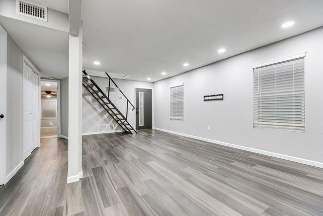 Main Living | Image 14