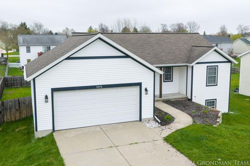 3076 Daybreak Ln, Holland, MI, 49424-8589 | Card Image