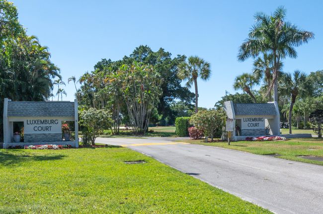 4451 Luxemburg Ct, Condo with 3 bedrooms, 2 bathrooms and null parking in Lake Worth FL | Image 25