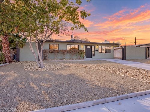 621 Berry Cir, Las Vegas, NV, 89107-3801 | Card Image