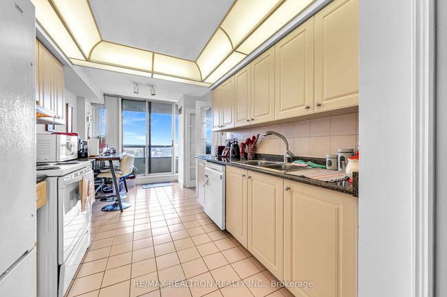 907 - 24 Hanover Rd, Condo with 2 bedrooms, 2 bathrooms and null parking in Brampton ON | Image 14