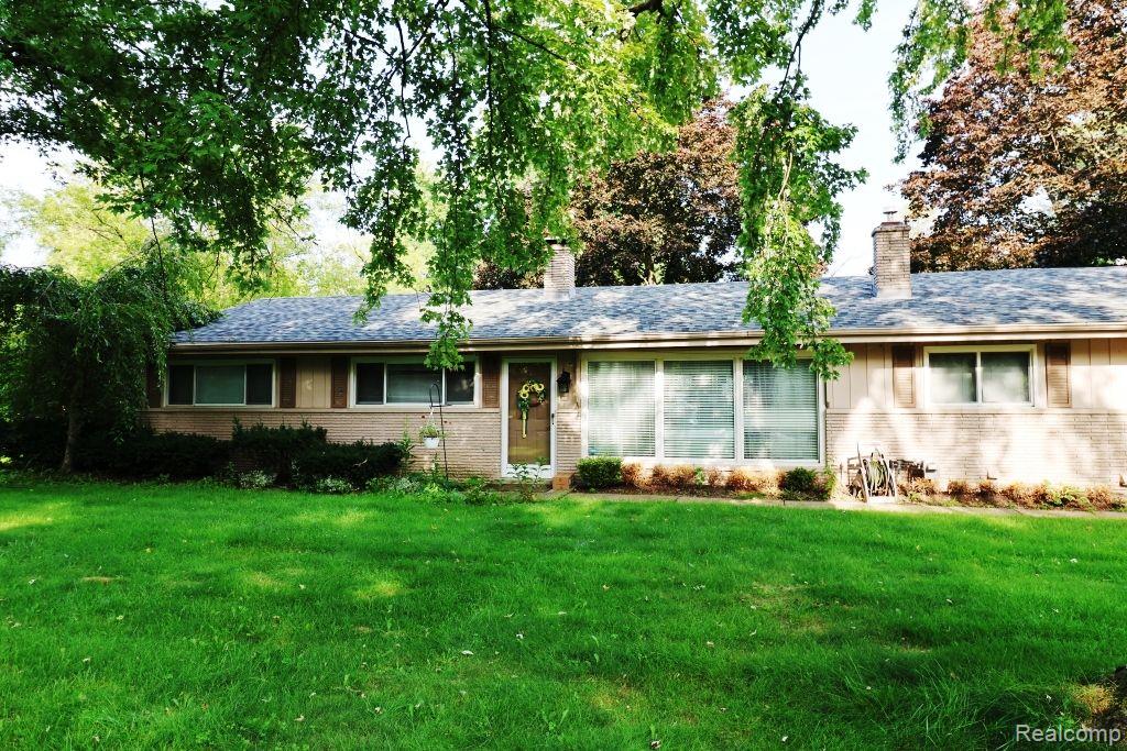 Berry Dr, Bloomfield Hills, MI 48304 #1